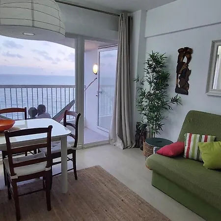 Endless Summer Beachfront With Sea View Apartment